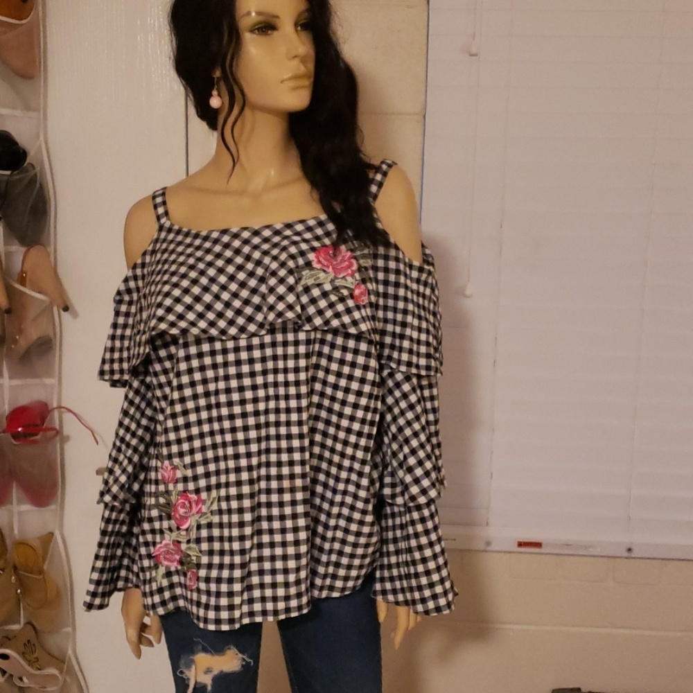 Fun Cold-Shoulder Top - Picture 2 of 5